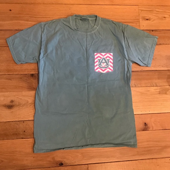 Women’s Shirt - Picture 2 of 3